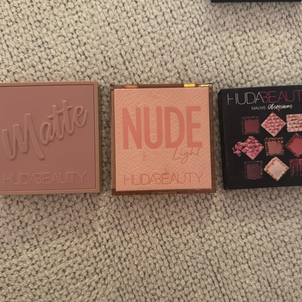 Huda beauty set of 3 mini eye shadow palettes mauve matte and light nude